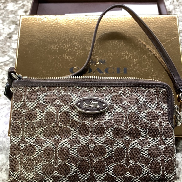 Coach wristlet - Picture 2 of 2